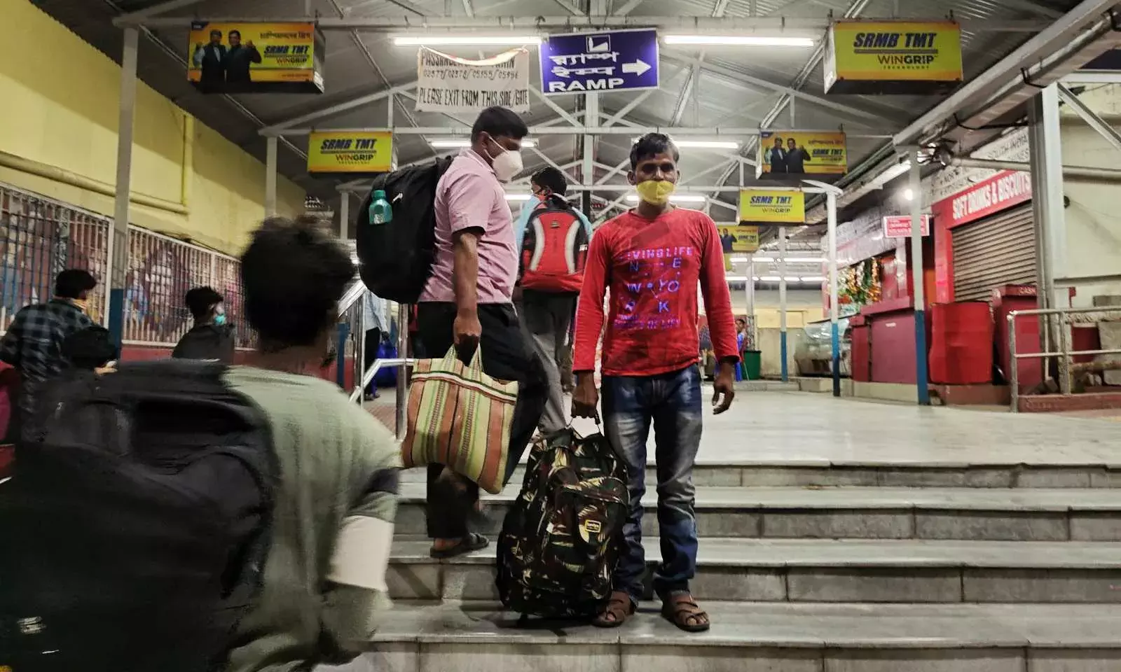 जलवायु परिवर्तन की मार के चलते पलायन करने को मजबूर हैं पश्चिम बंगाल के लोग जलवायु परिवर्तन की मार के चलते पलायन करने को मजबूर हैं पश्चिम बंगाल के लोग