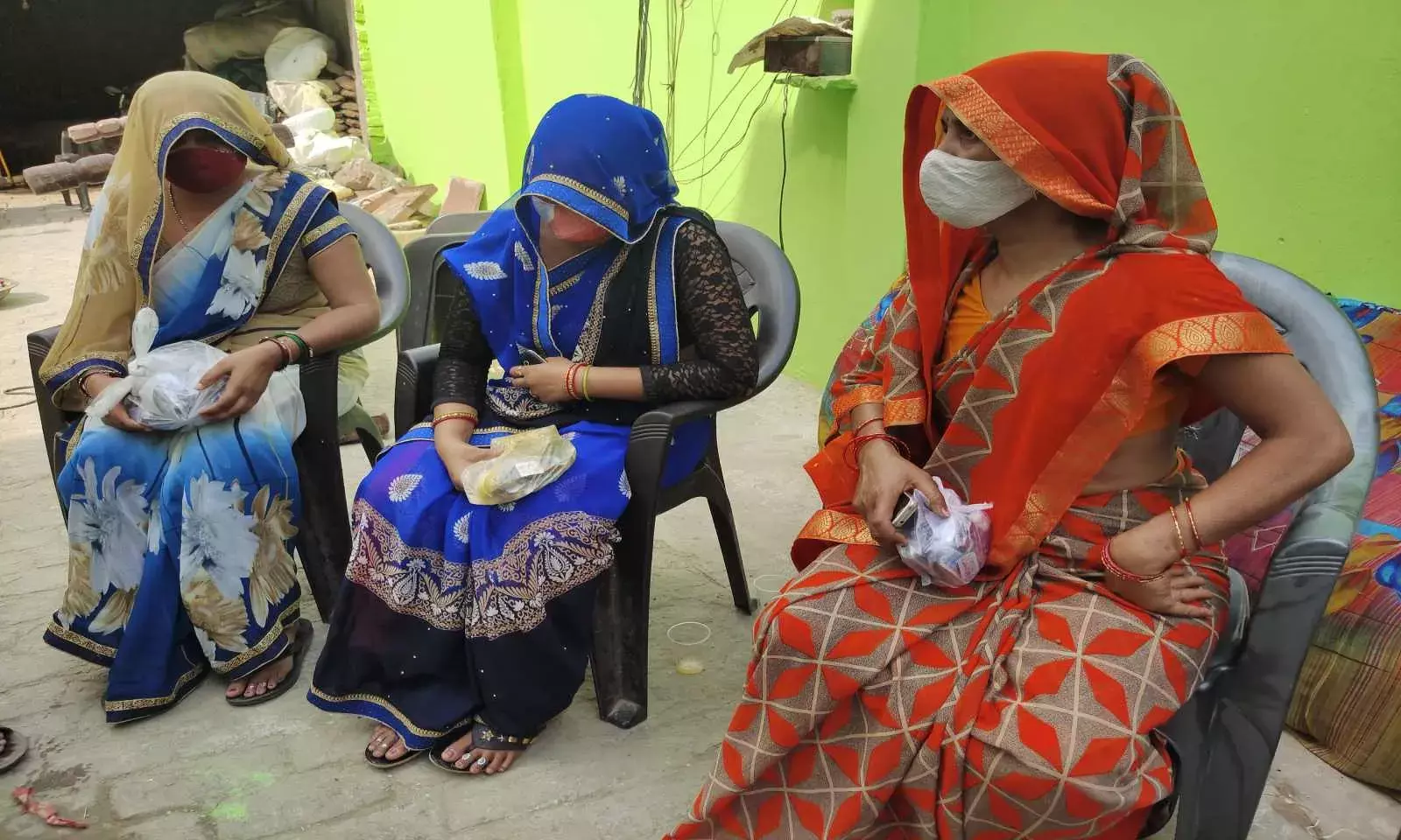 कोरोना योद्धा? कोविड19 से ज़्यादा सरकार की उदासीनता से जूझती आशाएं कोरोना योद्धा? कोविड19 से ज़्यादा सरकार की उदासीनता से जूझती आशाएं