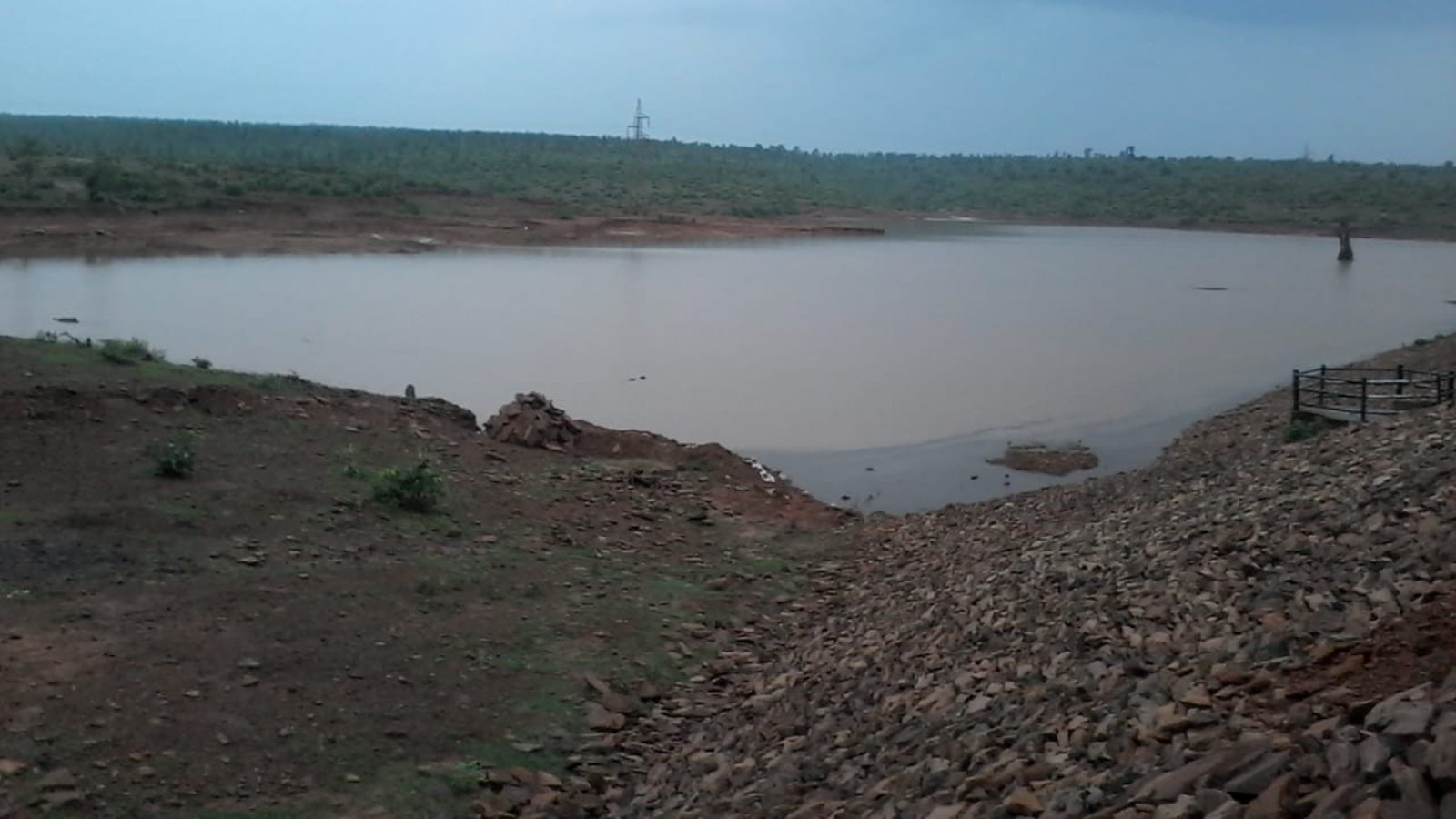मध्य प्रदेश का आदिवासी गाँव जो अपनी ज़मीन की लड़ाई और उसके रखरखाव की प्रेरणा देता है मध्य प्रदेश का आदिवासी गाँव जो अपनी ज़मीन की लड़ाई और उसके रखरखाव की प्रेरणा देता है