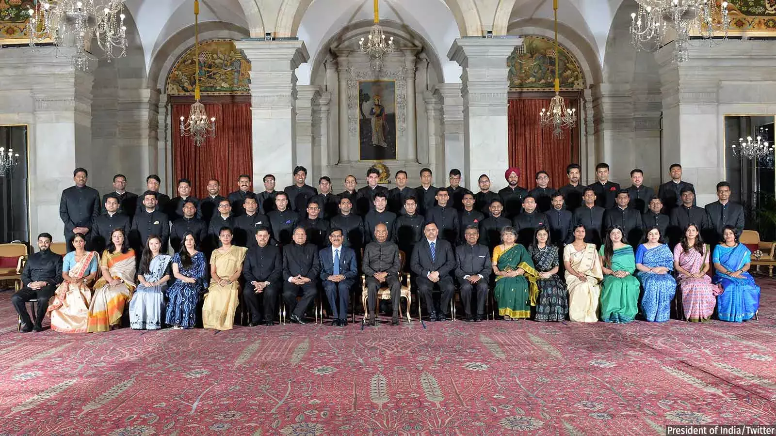 भारत की प्रशासनिक सेवाओं में महिलाएं इतनी कम क्यों? भारत की प्रशासनिक सेवाओं में महिलाएं इतनी कम क्यों?