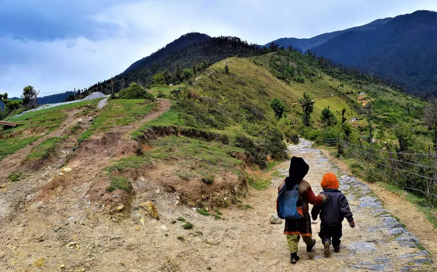 उत्तराखंड चुनाव: बंद होते सरकारी स्कूल; निजी स्कूलों का बढ़ता कारोबार उत्तराखंड चुनाव: बंद होते सरकारी स्कूल; निजी स्कूलों का बढ़ता कारोबार