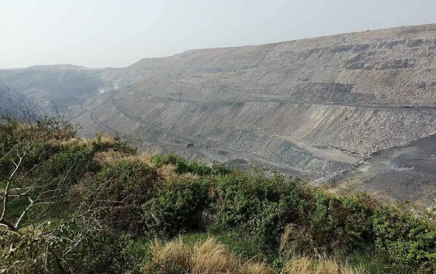 पश्चिम बंगाल में आसनसोल के सरिसाटोली में आईसीएमएल की ओपन कास्ट खदान। फोटो: निलाद्री सरकार पश्चिम बंगाल में आसनसोल के सरिसाटोली में आईसीएमएल की ओपन कास्ट खदान। फोटो: निलाद्री सरकार