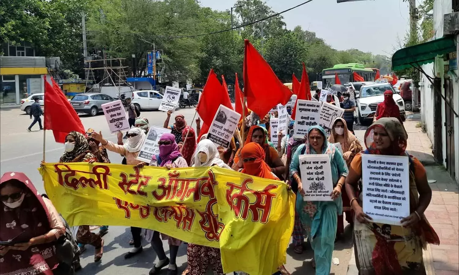 अकुशल मजदूरों से भी कम कमाई पर काम करने को मजबूर आंगनवाड़ी कार्यकर्त्ता