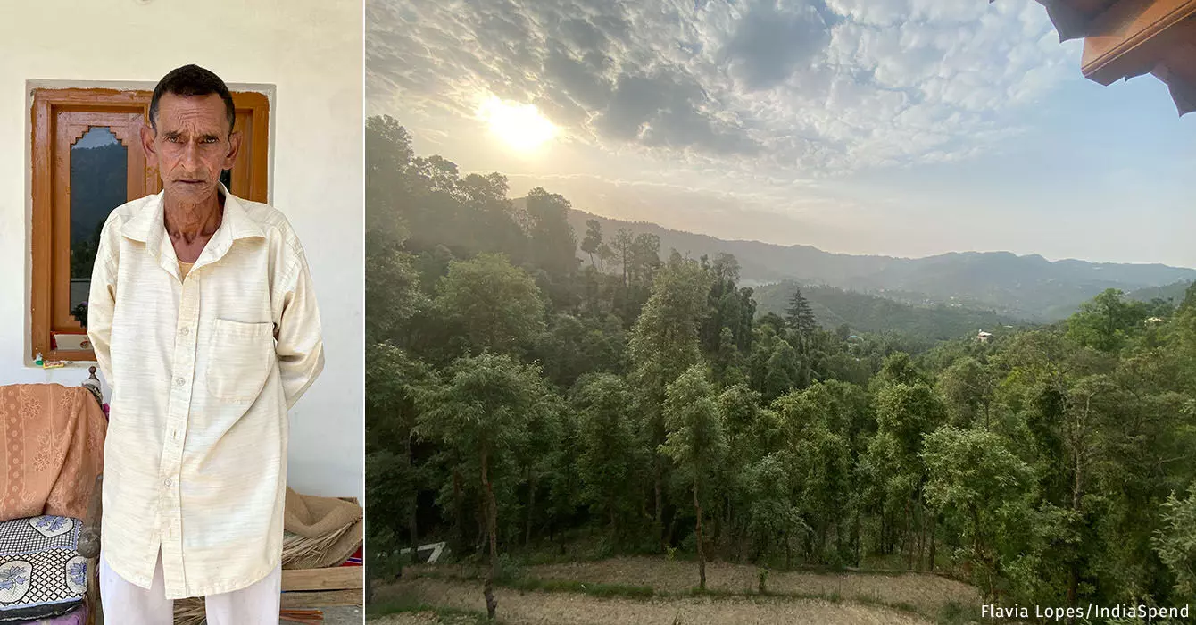 चंदन सिंह बिष्ट, गांव मेओरा के पूर्व सरपंच। दाईं ओर नैनीताल जिले में उनके घर से दिखाई देने वाली वन पंचायत की जमीन।