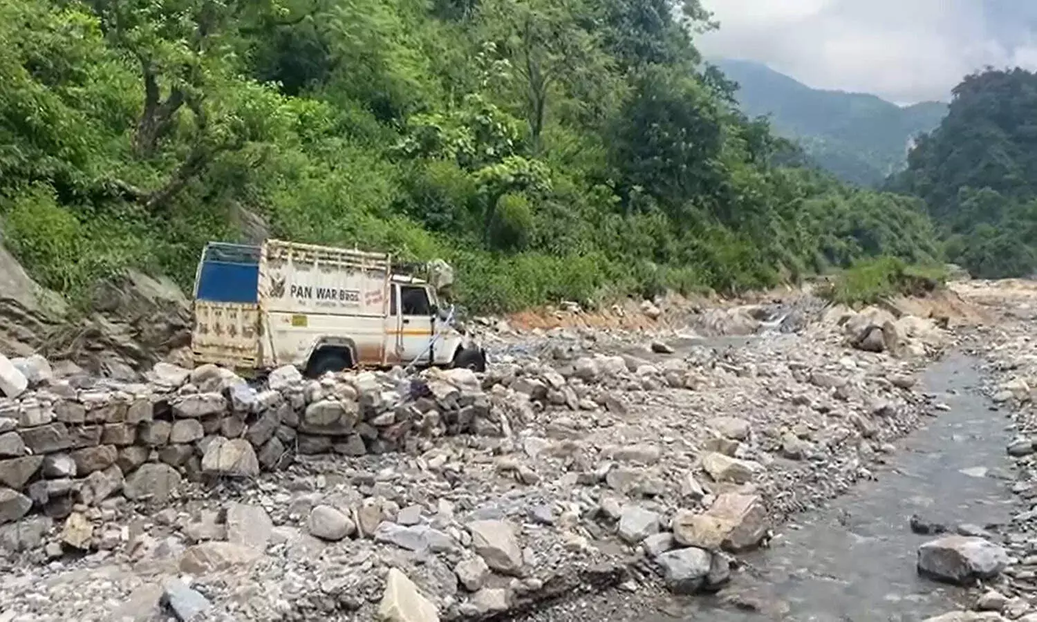उत्तराखंड में बढ़ती चरम जलवायु घटनाएं और मौसम की चेतावनी का अभाव उत्तराखंड में बढ़ती चरम जलवायु घटनाएं और मौसम की चेतावनी का अभाव