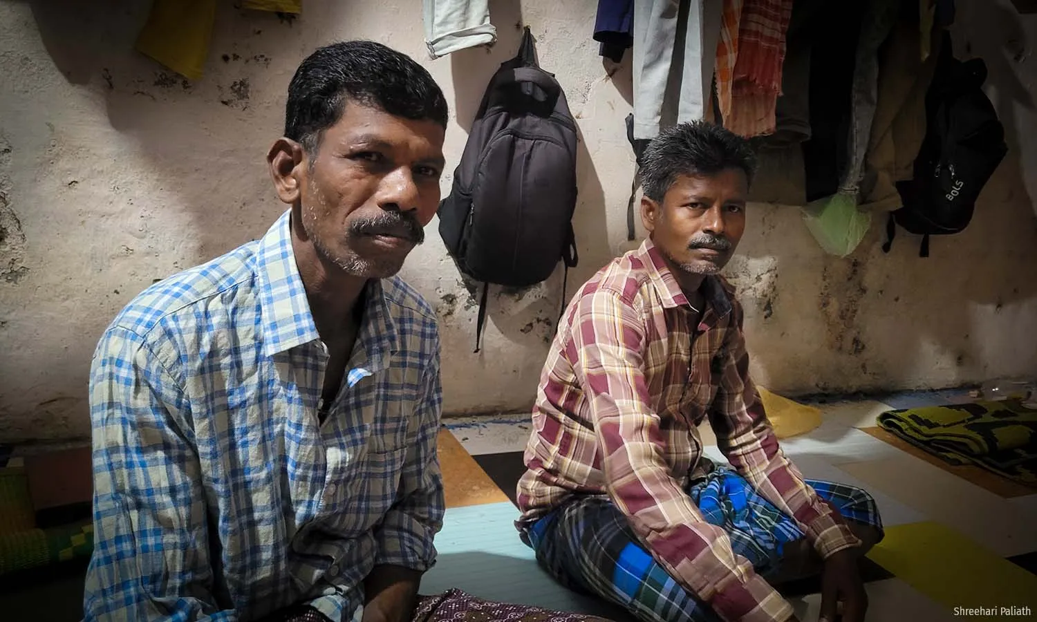 रोजी-रोटी का संकट और चुनाव..प्रवासी कामगारों के लिए वोट देना किसी संघर्ष से कम नहीं रोजी-रोटी का संकट और चुनाव..प्रवासी कामगारों के लिए वोट देना किसी संघर्ष से कम नहीं