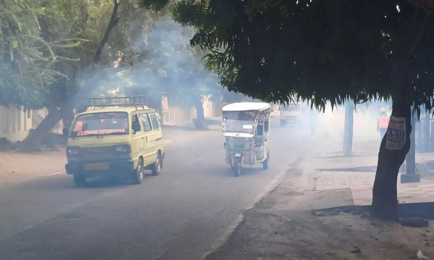 लखनऊ: साल दर साल बढ़ रहे डेंगू के मामले, क्या बदलता मौसम है वजह? लखनऊ: साल दर साल बढ़ रहे डेंगू के मामले, क्या बदलता मौसम है वजह?