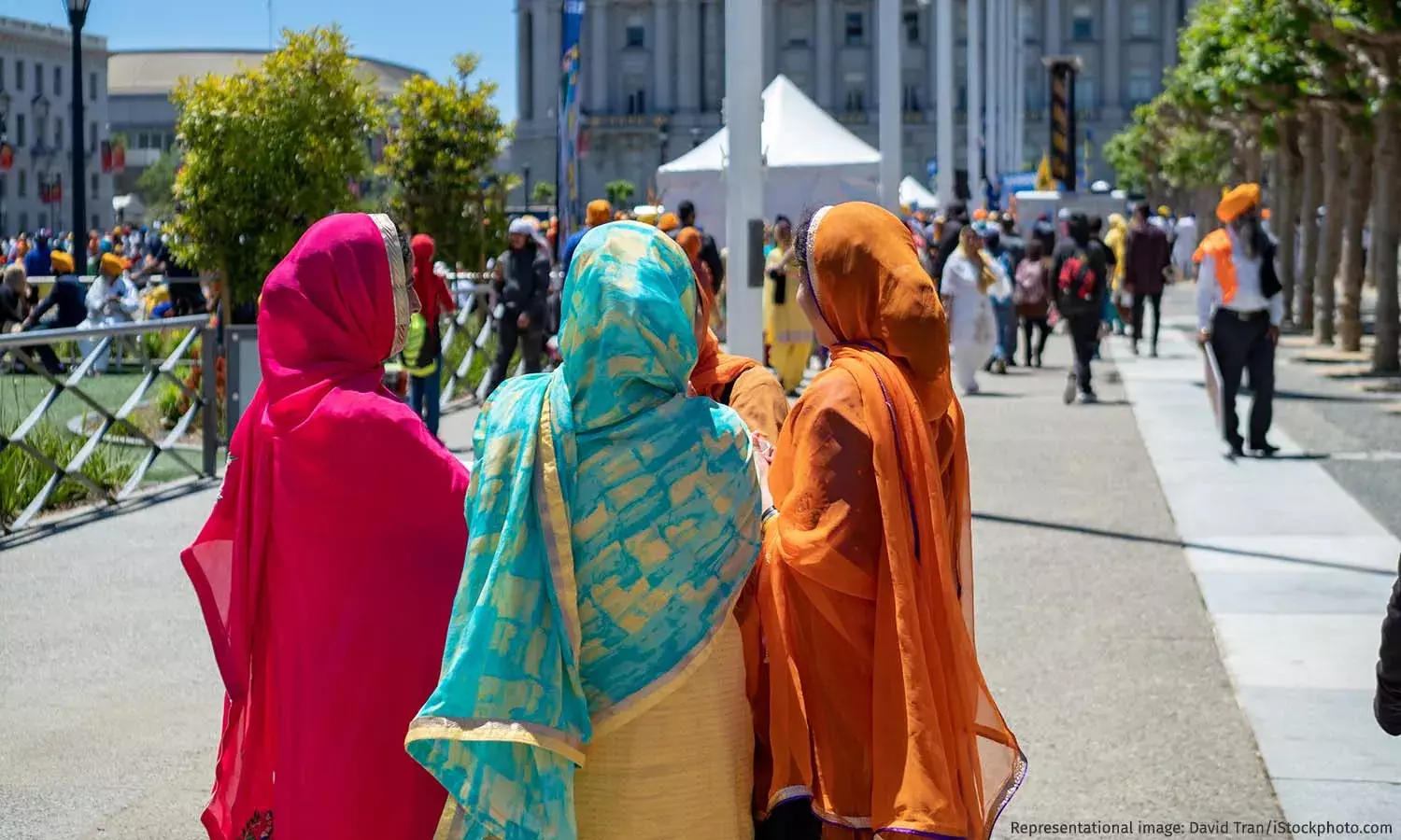 परदेस में पंख- पंजाब में महिलाओं के प्रवासन का बदलता चेहरा परदेस में पंख- पंजाब में महिलाओं के प्रवासन का बदलता चेहरा