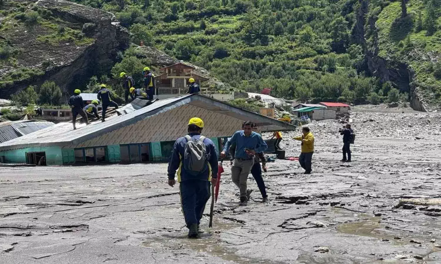 बादल फटना या हिमनद का पिघलना : क्या है धराली में हुई घटना का कारण? बादल फटना या हिमनद का पिघलना : क्या है धराली में हुई घटना का कारण?