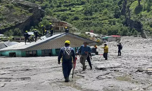 बादल फटना या हिमनद का पिघलना : क्या है धराली में हुई घटना का कारण?