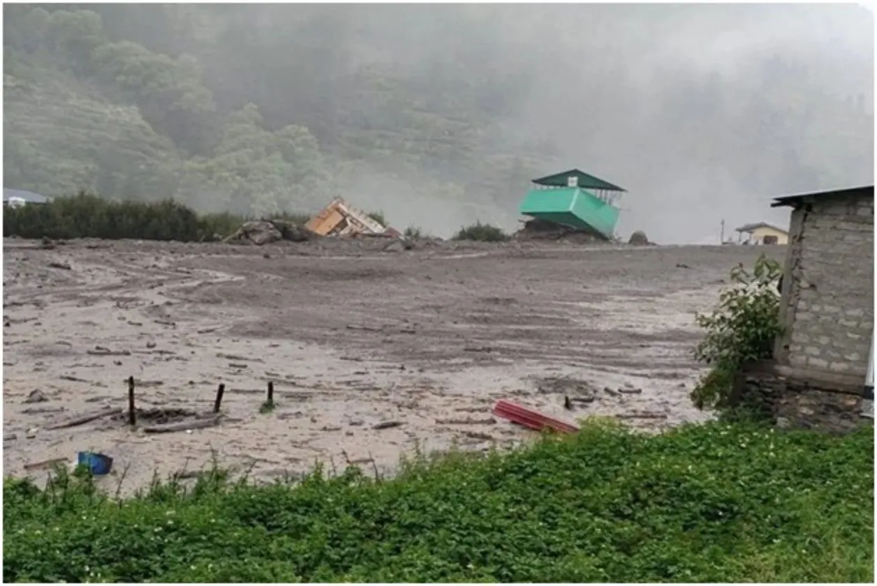 उत्तरकाशी धराली आपदा: क्यों फट रहे बादल, क्या है इसके पीछे की असल वजह? उत्तरकाशी धराली आपदा: क्यों फट रहे बादल, क्या है इसके पीछे की असल वजह?