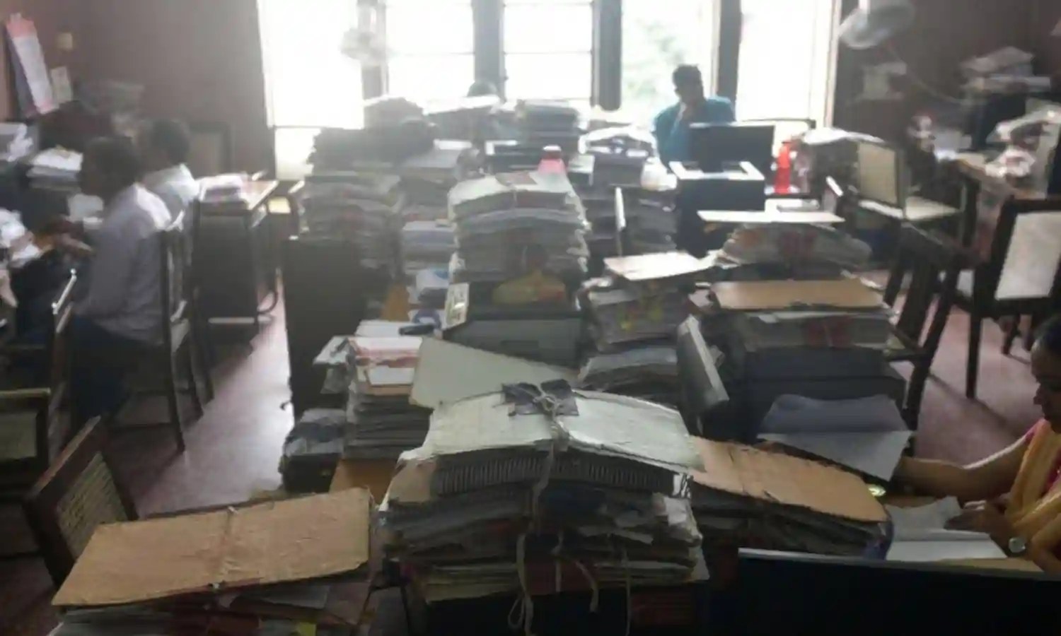 वेतन पर केंद्र सरकार का खर्च तीन गुना, 500,000 पद रिक्त