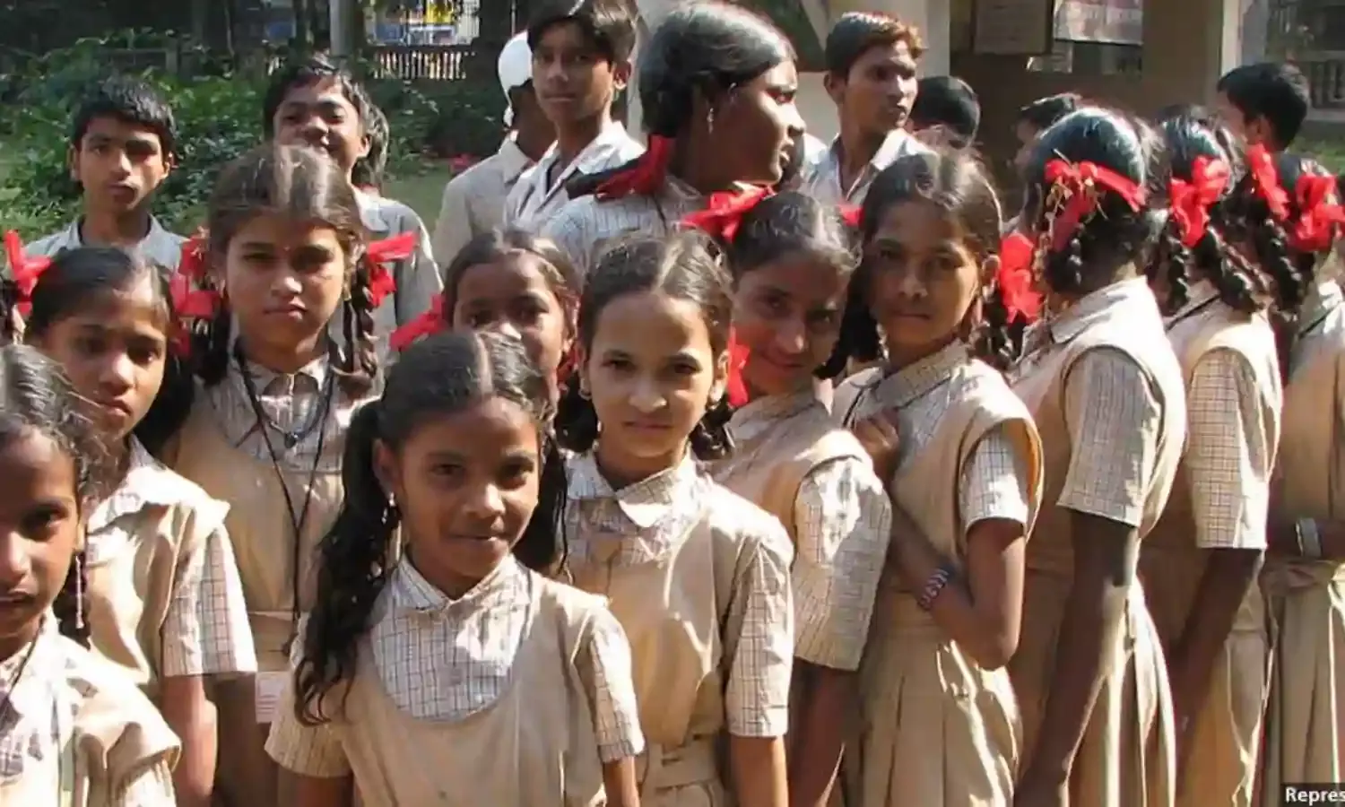 समृद्ध राज्य भी छात्रों को बुनियादी साक्षरता से अधिक देने में नाकाम
