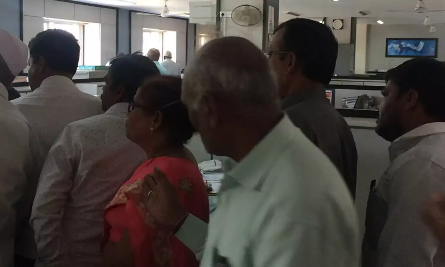 नोटबंदी के  एक साल बाद प्याज किसान संकट में, बैंकिंग प्रणाली से मदद नहीं