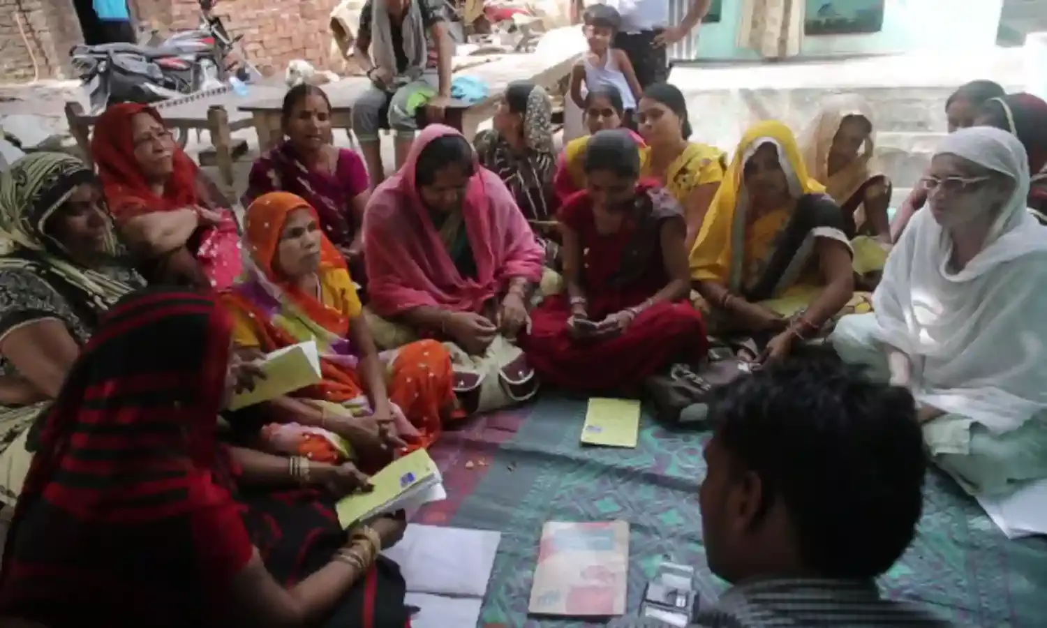 “ वित्तीय समावेशन का फोकस व्यक्तियों से हट कर संपूर्ण अनौपचारिक क्षेत्र में हो ”