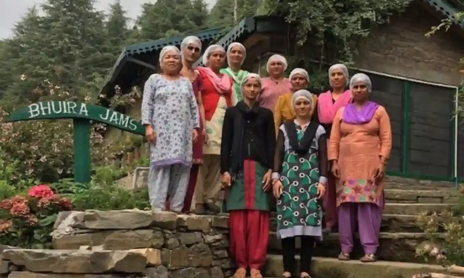 हिमाचल प्रदेश की महिलाएं क्यों करती हैं काम: एक जैम फैक्टरी के पास है इसका जवाब