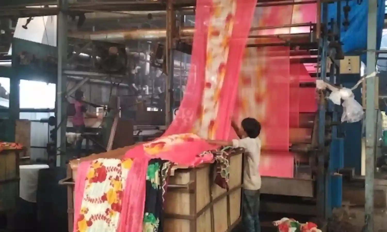 सूरत के कपड़ा व्यापारी क्यों नहीं चाहते जीएसटी?