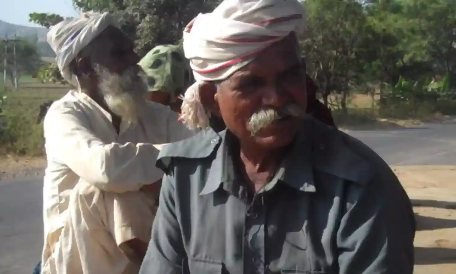नोटबंदी का असर: आदिवासियों क्षेत्रों में कम साक्षरता, मोबाईल का उपयोग कम, एटीएम मशीने भी कम