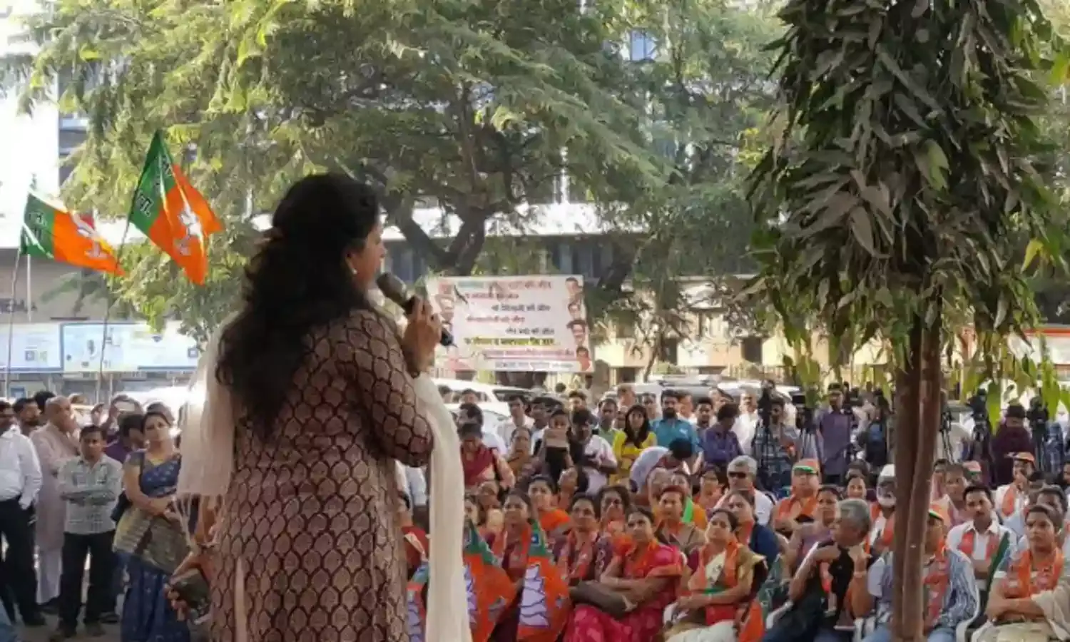 नोटबंदी की मार, फिर भी चुनाव में बीजेपी का जलवा बरकरार