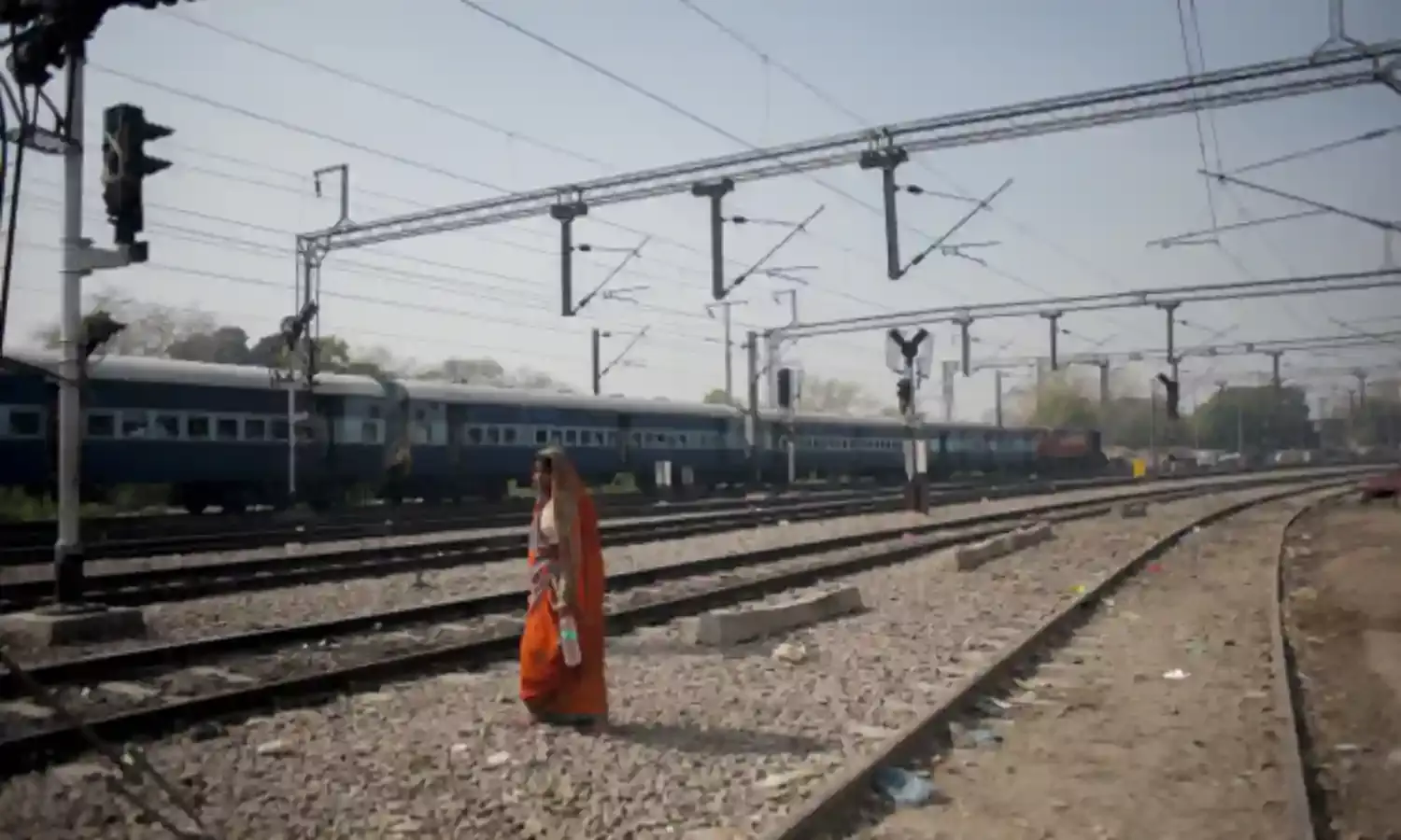 15.7 करोड़ भारतीयों के पास नहीं है शौचालय
