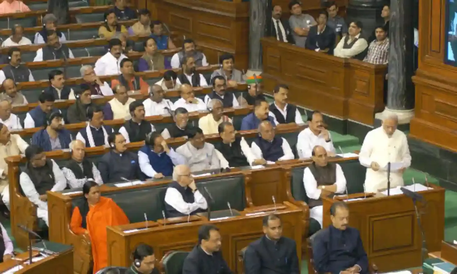 भाजपा में बुजुर्ग सासंद हुए कम, कांग्रेस में संख्या बढ़ी