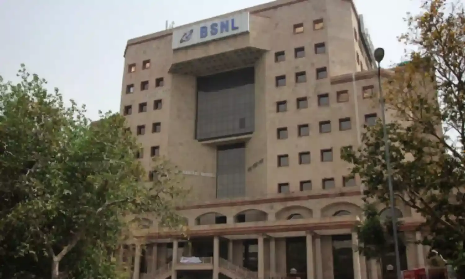 पीसीयू के मुनाफे में भारी गिरावट,  सरकारी खजाने में 20,000 करोड़ रुपए कम आए