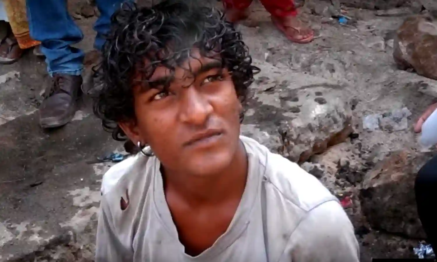 मानव मल सफाई संबंधित नौकरियां हैं अवैध। कैसे जारी है प्रथा अब तक?