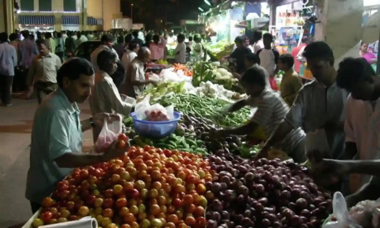 सामान्य भारतीय रोज़ाना करता है $1.8 खर्च; चीन में होता है $7 खर्च