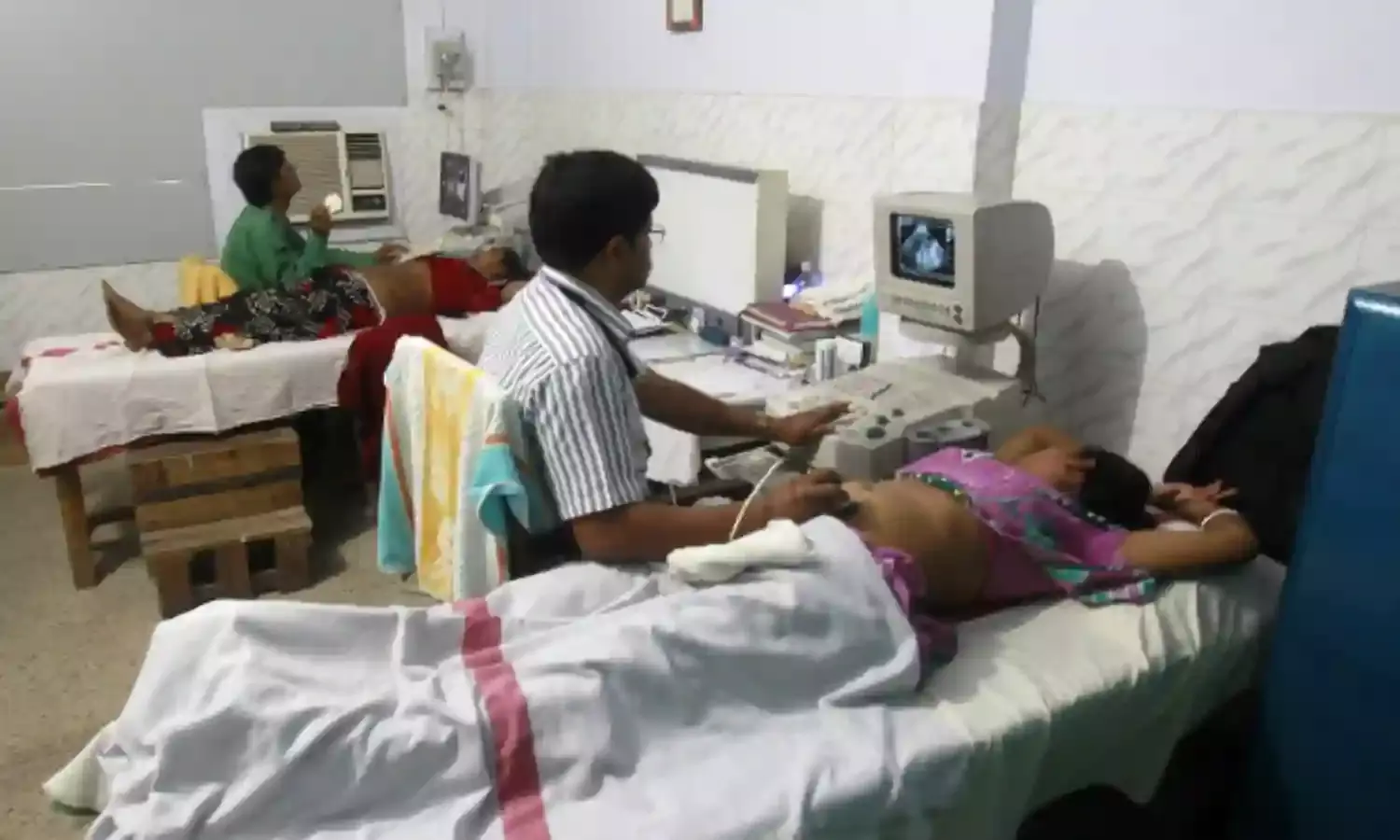 ग्रामीण इलाकों में डॉक्टरों की कमी में 200 % वृद्धि, क्या होने चाहिए केंद्र के कदम?
