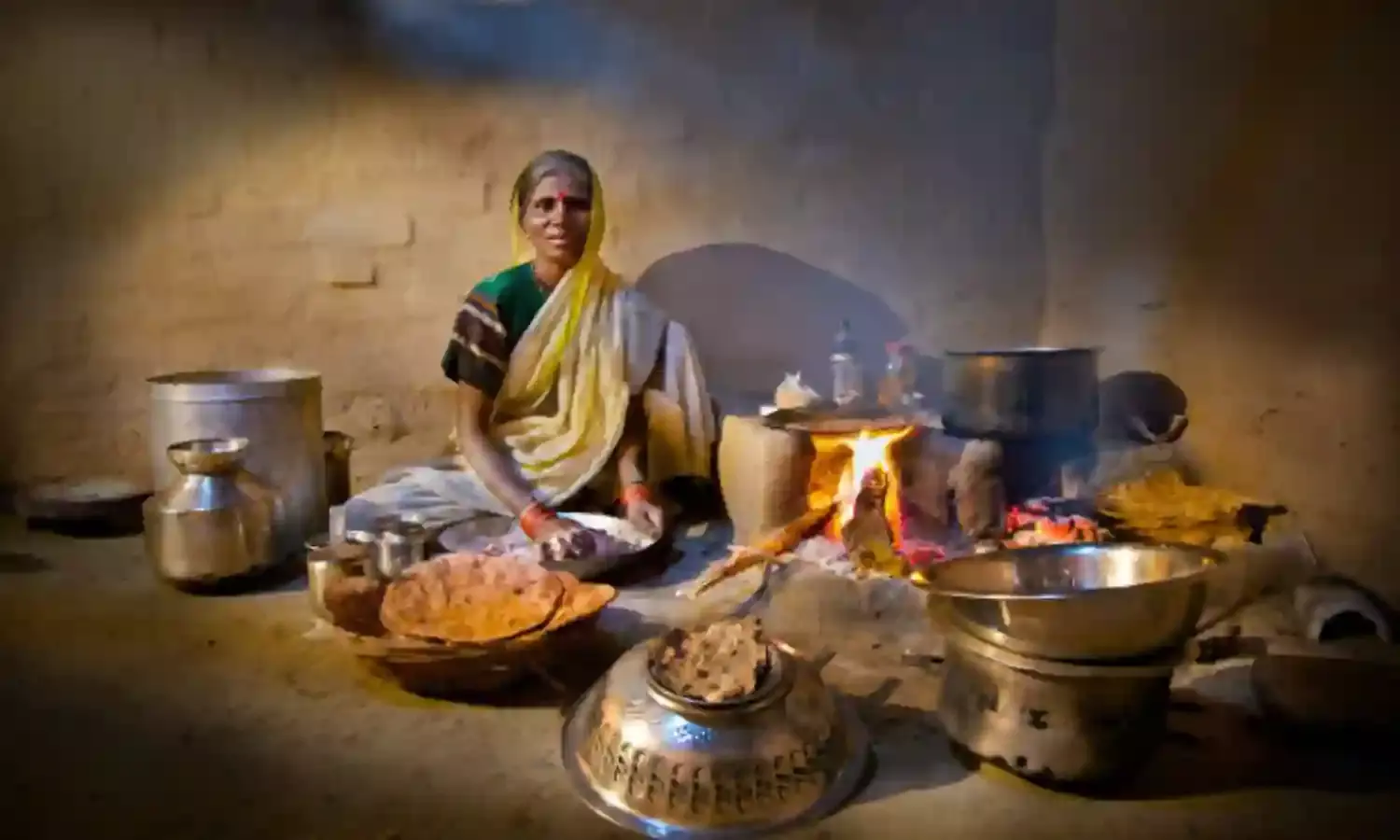 67% ग्रामीण भारत के लिए एलपीजी अब भी है सपना – लकड़ी से जलता है चूल्हा