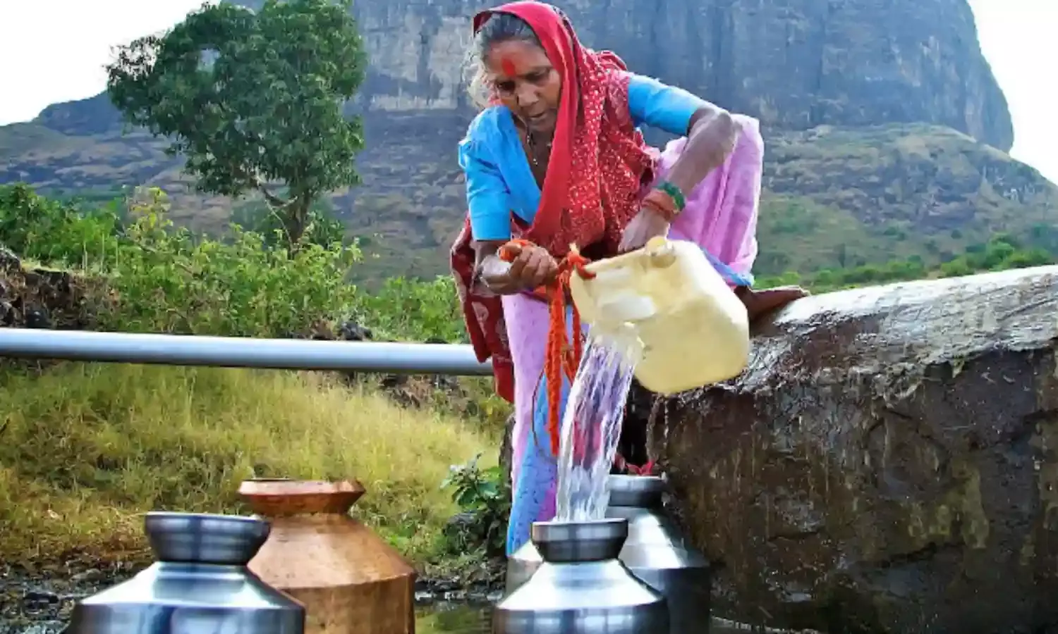 ग्रामीण इलाकों में स्वच्छता, साफ पानी, स्ट्रीटलाइट पर ध्यान नहीं