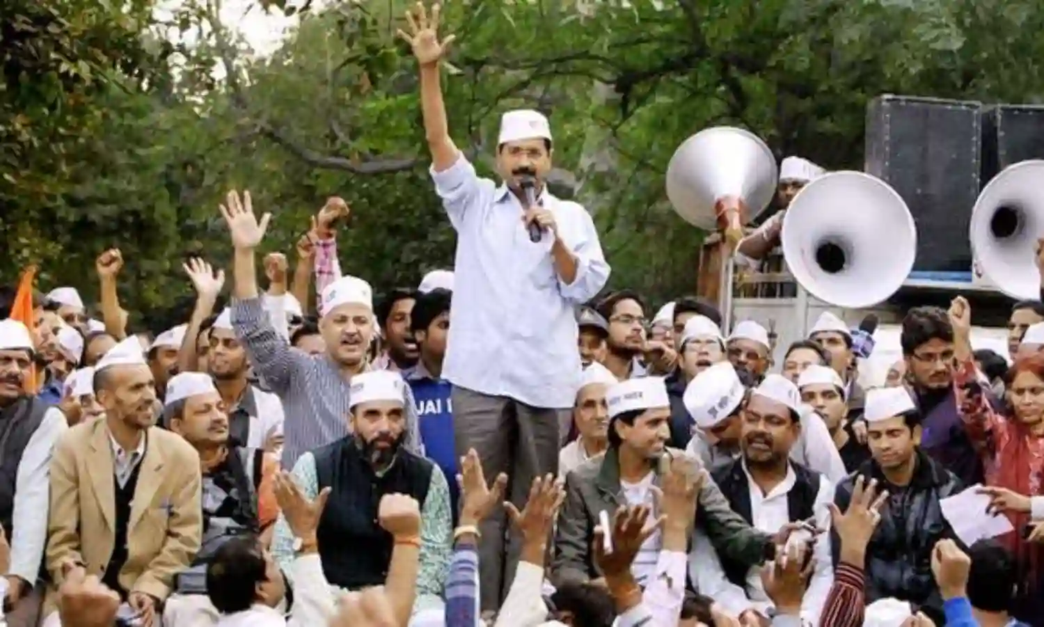 दिल्ली  2015 का एक्जिट पोल : एएपी स्पष्ट रूप से आगे