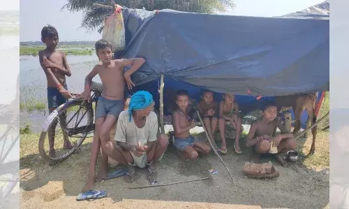 कोरोनावायरस और बाढ़ से एक साथ लड़ते यूपी और बिहार कोरोनावायरस और बाढ़ से एक साथ लड़ते यूपी और बिहार