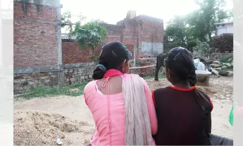 लॉकडाउन का असर: ऑनलाइन शिक्षा से वंचित ग्रामीण लड़कियां लॉकडाउन का असर: ऑनलाइन शिक्षा से वंचित ग्रामीण लड़कियां