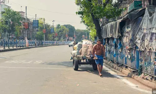 कोरोनावायरस आर्थिक पैकेजः वर्तमान योजनाओं का नया रूप, नया ख़र्च कम कोरोनावायरस आर्थिक पैकेजः वर्तमान योजनाओं का नया रूप, नया ख़र्च कम