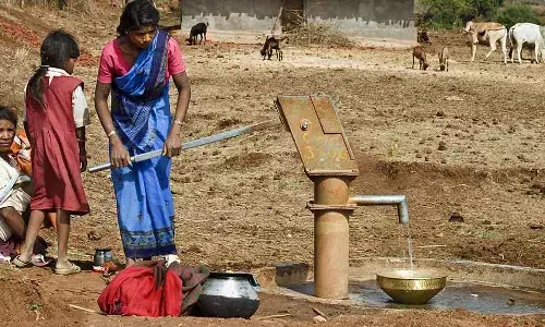 देश की 43% आबादी ज़मीन के नीचे का पानी पीने के लिए मजबूर