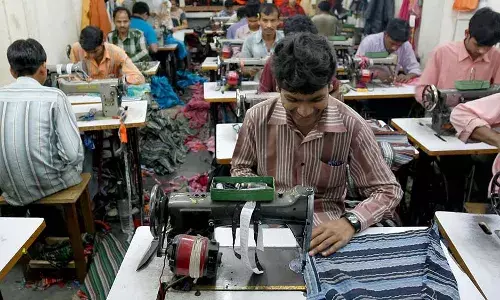 11.1 करोड़ लोगों को रोज़गार देने वाले छोटे व्यवसाय क्यों फंस रहे हैं कर्ज के जाल में 11.1 करोड़ लोगों को रोज़गार देने वाले छोटे व्यवसाय क्यों फंस रहे हैं कर्ज के जाल में