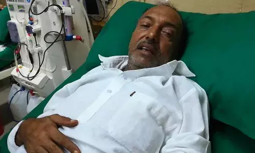 जम्मू-कश्मीर शटडाउन में, पीएम की स्वास्थ्य योजना में रुकावट, स्वास्थ्य संकट गहराया जम्मू-कश्मीर शटडाउन में, पीएम की स्वास्थ्य योजना में रुकावट, स्वास्थ्य संकट गहराया