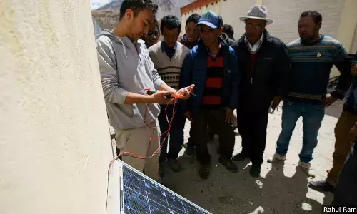 ग्रीन जॉब्स के माध्यम से भारतीय शहर अपने पर्यावरण और अपनी अर्थव्यवस्थाओं को बचा सकते हैं ग्रीन जॉब्स के माध्यम से भारतीय शहर अपने पर्यावरण और अपनी अर्थव्यवस्थाओं को बचा सकते हैं