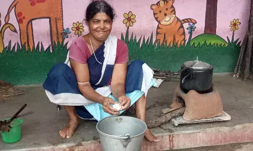 देश में अंडे की कमी नहीं, लेकिन अब भी राज्य बच्चों को पोषण कार्यक्रम में अंडे देने में सक्षम नहीं देश में अंडे की कमी नहीं, लेकिन अब भी राज्य बच्चों को पोषण कार्यक्रम में अंडे देने में सक्षम नहीं