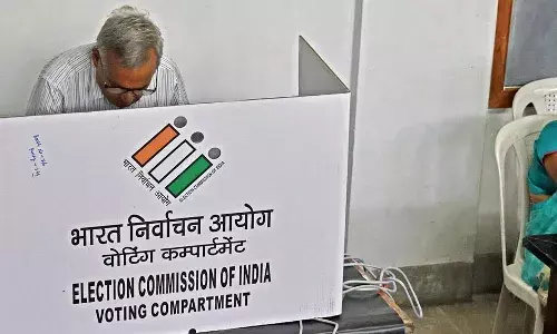 वामपंथी अतिवाद, आरक्षित सीटें और बाईपोलर कांटेस्ट वाले क्षेत्रों में नोटा वोट अधिक वामपंथी अतिवाद, आरक्षित सीटें और बाईपोलर कांटेस्ट वाले क्षेत्रों में नोटा वोट अधिक