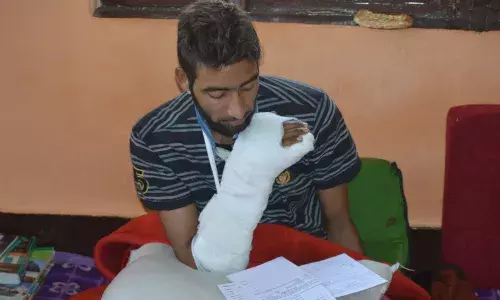 ‘गैर-घातक भीड़-नियंत्रण तरीकों से कश्मीर में 24 की मौत,139 ने खोई आंखों की रोशनी ‘गैर-घातक भीड़-नियंत्रण तरीकों से कश्मीर में 24 की मौत,139 ने खोई आंखों की रोशनी