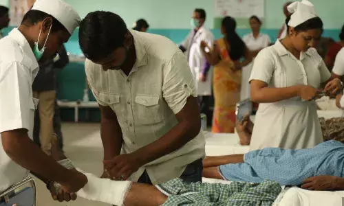 मंत्री कहते हैं कि यूनिवर्सल हेल्थकेयर सरकार की प्राथमिकता, लेकिन स्वास्थ्य प्रणाली में कम स्टाफ मंत्री कहते हैं कि यूनिवर्सल हेल्थकेयर सरकार की प्राथमिकता, लेकिन स्वास्थ्य प्रणाली में कम स्टाफ