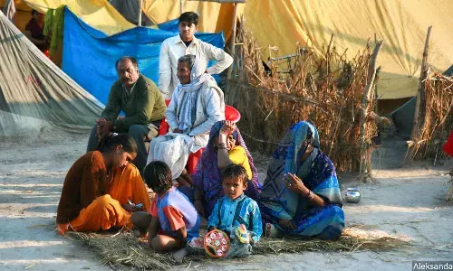 भारत के गरीब परिवारों के लिए अधिक बच्चों का मतलब है कि बुरी तरह से आभावग्रस्त भारत के गरीब परिवारों के लिए अधिक बच्चों का मतलब है कि बुरी तरह से आभावग्रस्त