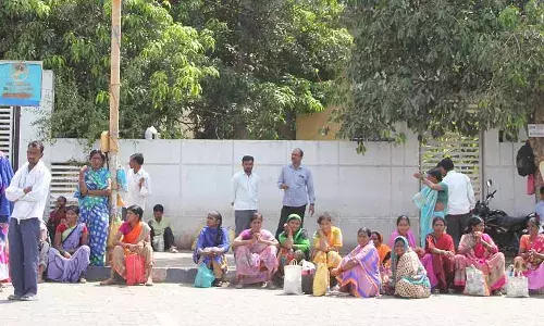 नोटबंदी के ढ़ाई साल बाद भी पुणे में श्रमिकों की कमाई कम नोटबंदी के ढ़ाई साल बाद भी पुणे में श्रमिकों की कमाई कम