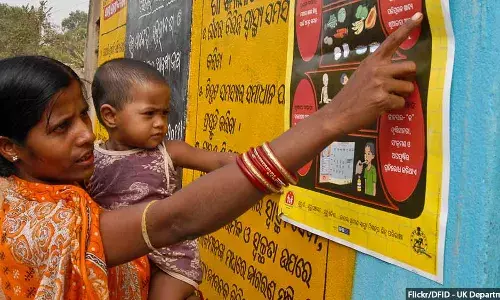 बच्चों के सही पोषण के लिए, परिवार के धन से ज्यादा मां की शिक्षा जरुरी बच्चों के सही पोषण के लिए, परिवार के धन से ज्यादा मां की शिक्षा जरुरी