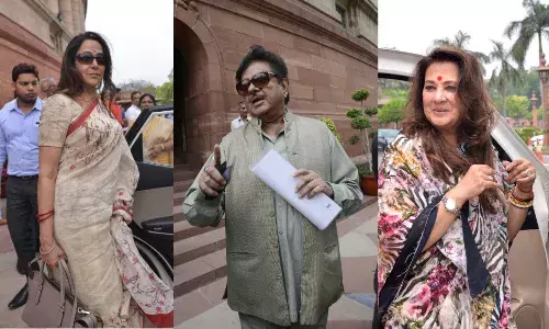 सेलिब्रिटी सांसद: कम हाजिरी, कम बहस और कम सवाल सेलिब्रिटी सांसद: कम हाजिरी, कम बहस और कम सवाल