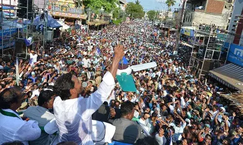 प्रथम चरण के उम्मीदवारों में से 32 फीसदी करोड़पति, 49फीसदी ग्रैजुएट, 17फीसदी आपराधिक आरोपों का कर रहे हैं सामना। प्रथम चरण के उम्मीदवारों में से 32 फीसदी करोड़पति, 49फीसदी ग्रैजुएट, 17फीसदी आपराधिक आरोपों का कर रहे हैं सामना।