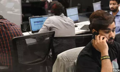 व्हाइट-कॉलर नौकरी करने वाले भारतीयों को मोटापा और  कमजोर स्वास्थ्य का जोखिम ज्यादा