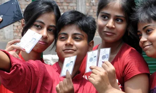 राजनीतिक दलों को 4.5 करोड़ नए युवा मतदाताओं के साथ  नौकरियों, शिक्षा पर बात करने की जरूरत होगी राजनीतिक दलों को 4.5 करोड़ नए युवा मतदाताओं के साथ  नौकरियों, शिक्षा पर बात करने की जरूरत होगी